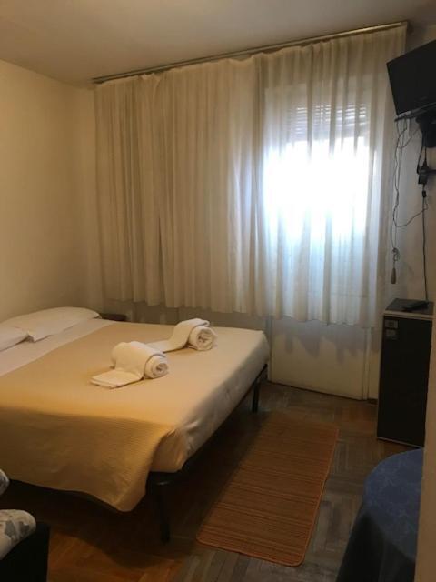 Hotel Carillon Lavena Ponte Tresa Luaran gambar